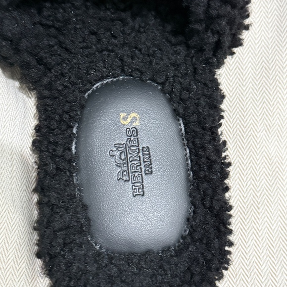 Hermès Brand New Furry Izmir Unworn Men's Sandals - Noir  - Size 44 - Picture 3 of 8